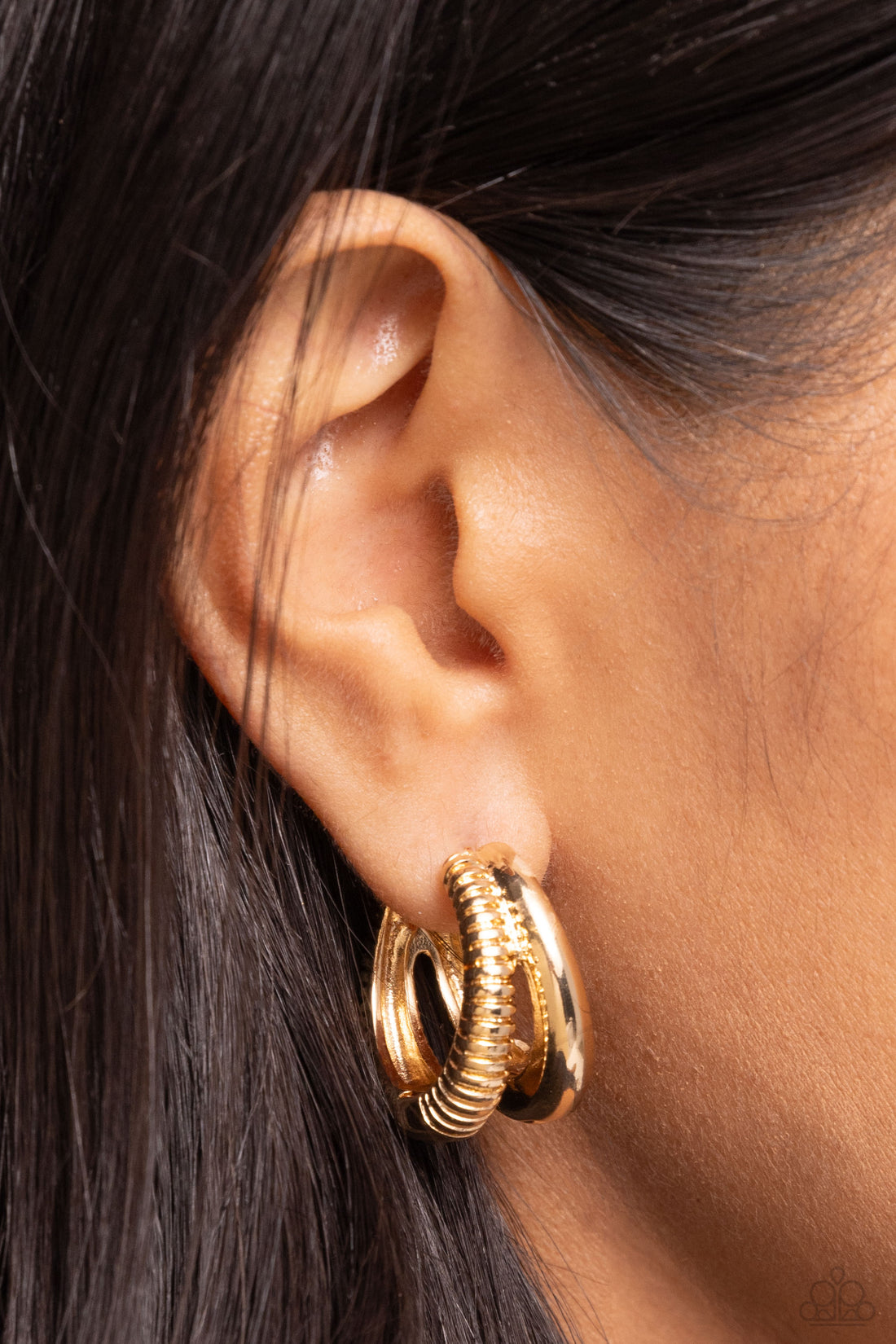 TEXTURED TREMOLO – GOLD HOOP EARRINGS – PAPARAZZI – 1306