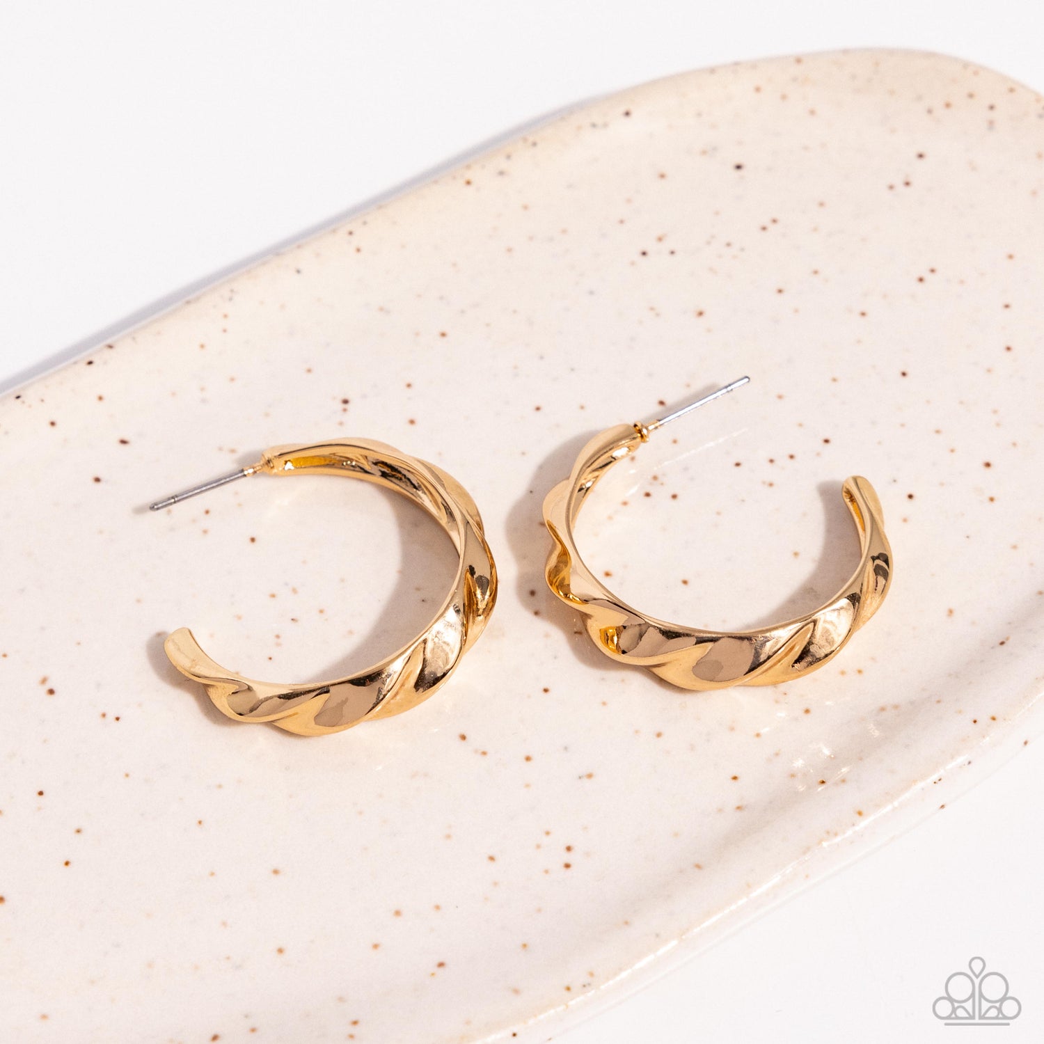 HOOP IT UP – GOLD HOOP EARRINGS – PAPARAZZI – 1307