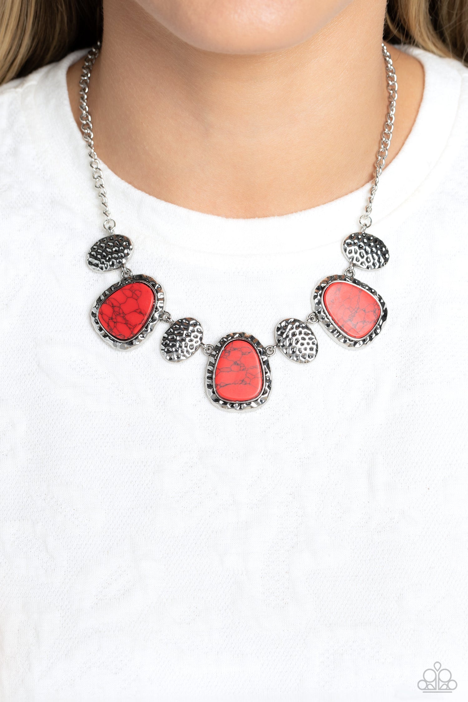 BADLANDS BORDER - RED NECKLACE – PAPARAZZI - 1861