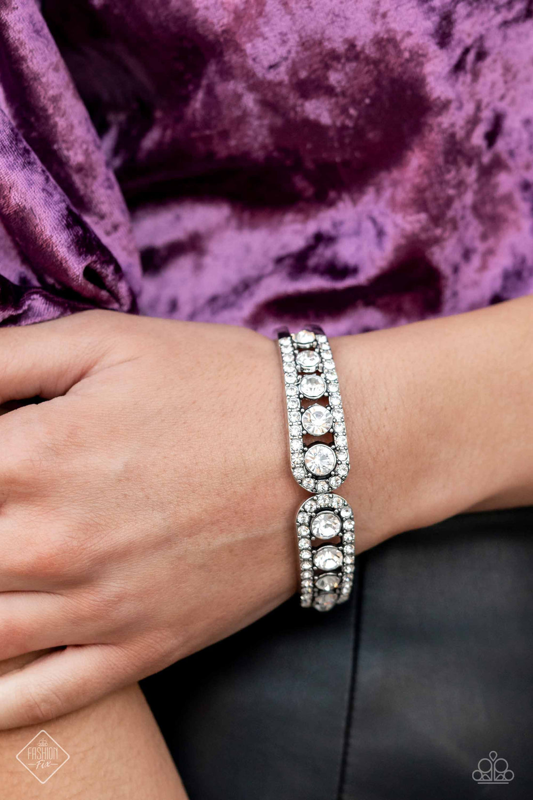 SPELLBINDING SPLENDOR - WHITE BRACELET - FIERCELY 5TH AVENUE – 1603