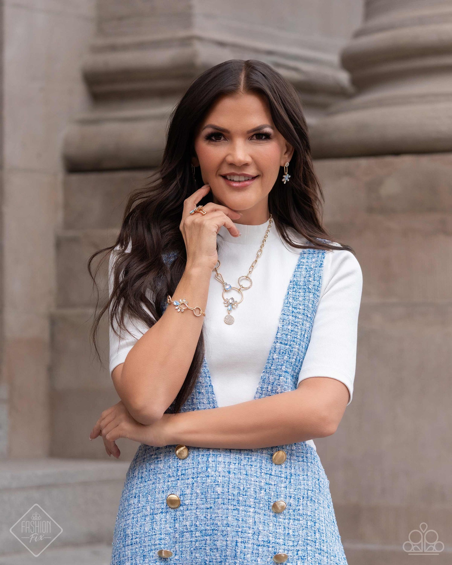 HEIRLOOM HEADLINE – GOLD EARRING – FIERCELY 5TH AVENUE – 1641E