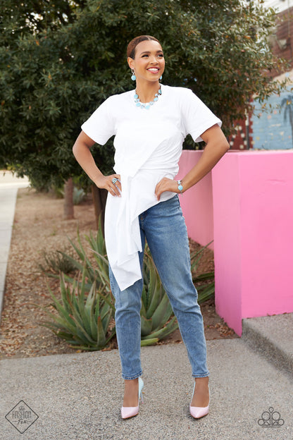 DROP A TINT - BLUE EARRING - GLIMPSES OF MALIBU - 1565