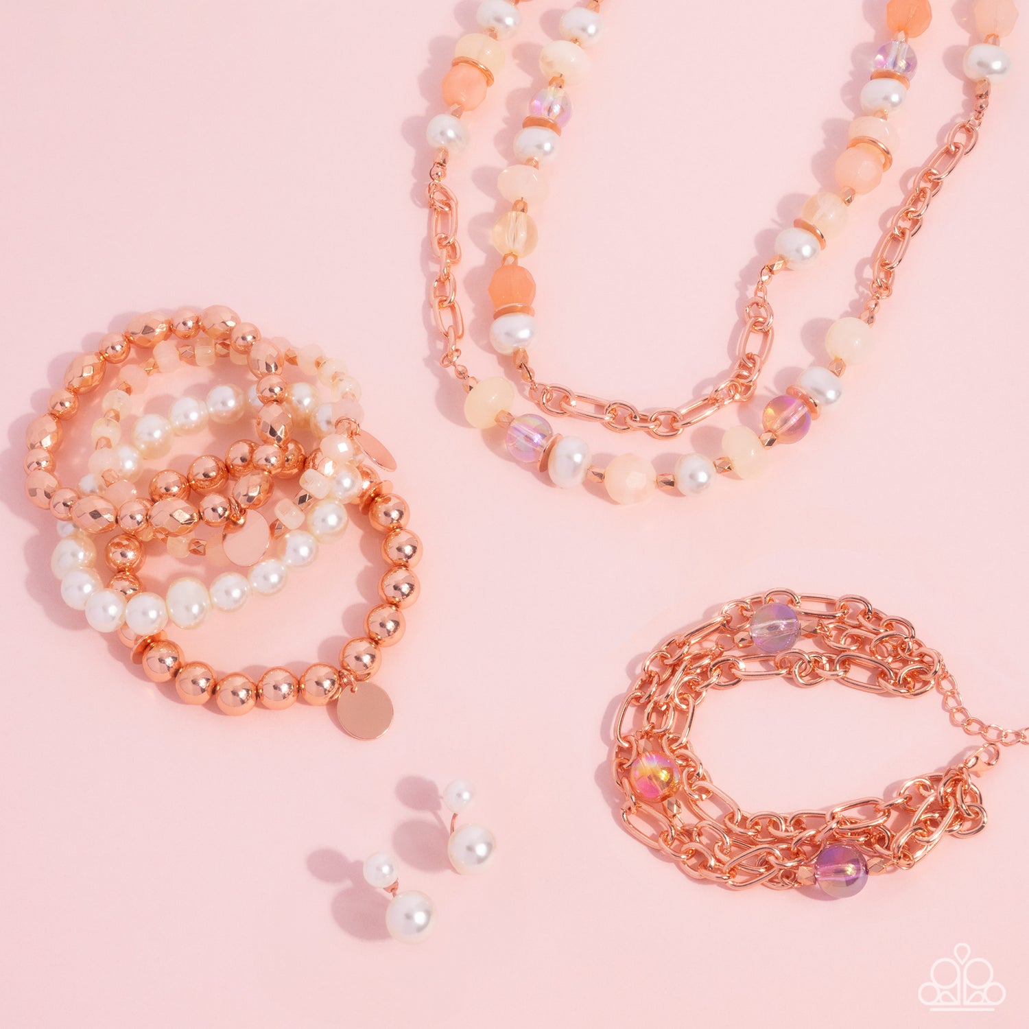 DAYDREAMY DAWN – WHITE EARRING – GLIMPSES OF MALIBU – 1642