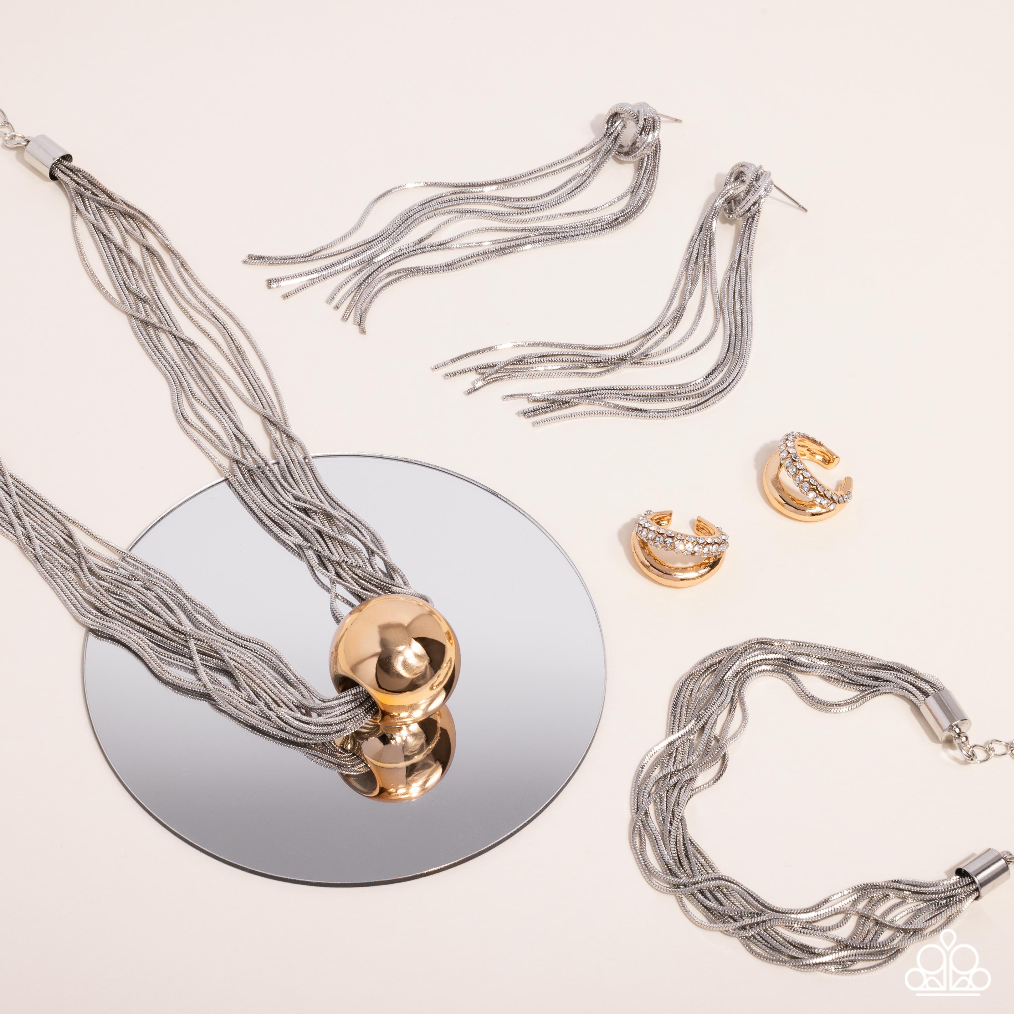 SIZZLING SPOTLIGHT – GOLD CUFF EARRING – MAGNIFICENT MUSINGS – 1640