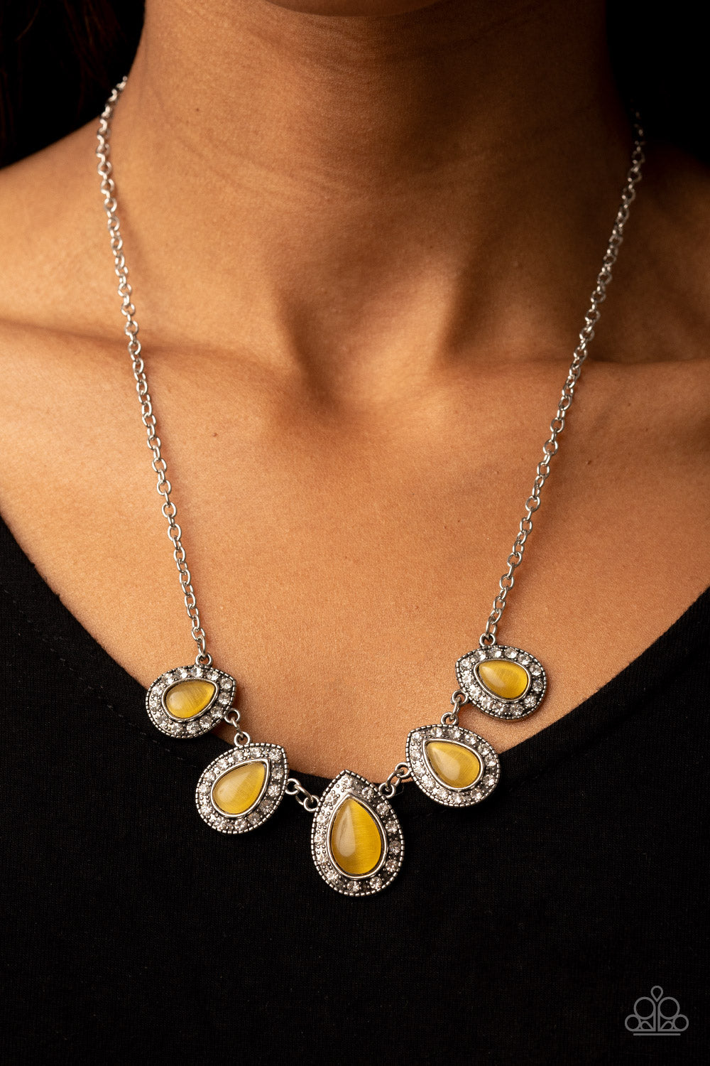 EVERLASTING ENCHANTMENT - YELLOW NECKLACE - PAPARAZZI - 1825