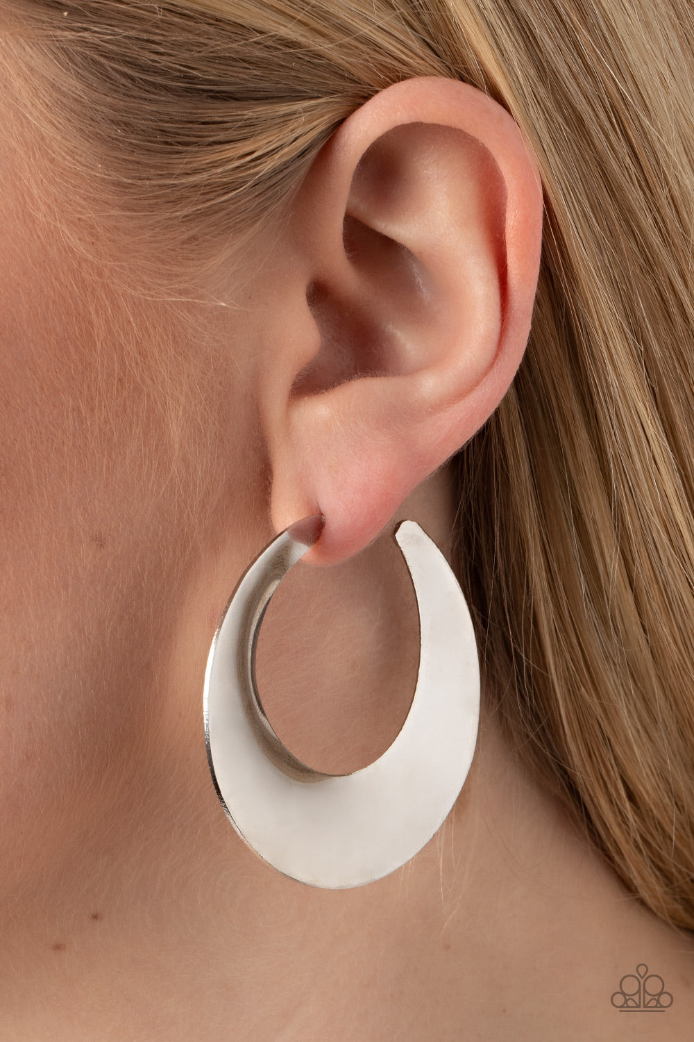 POWER CURVES - SILVER EARRINGS - PAPARAZZI – 1283