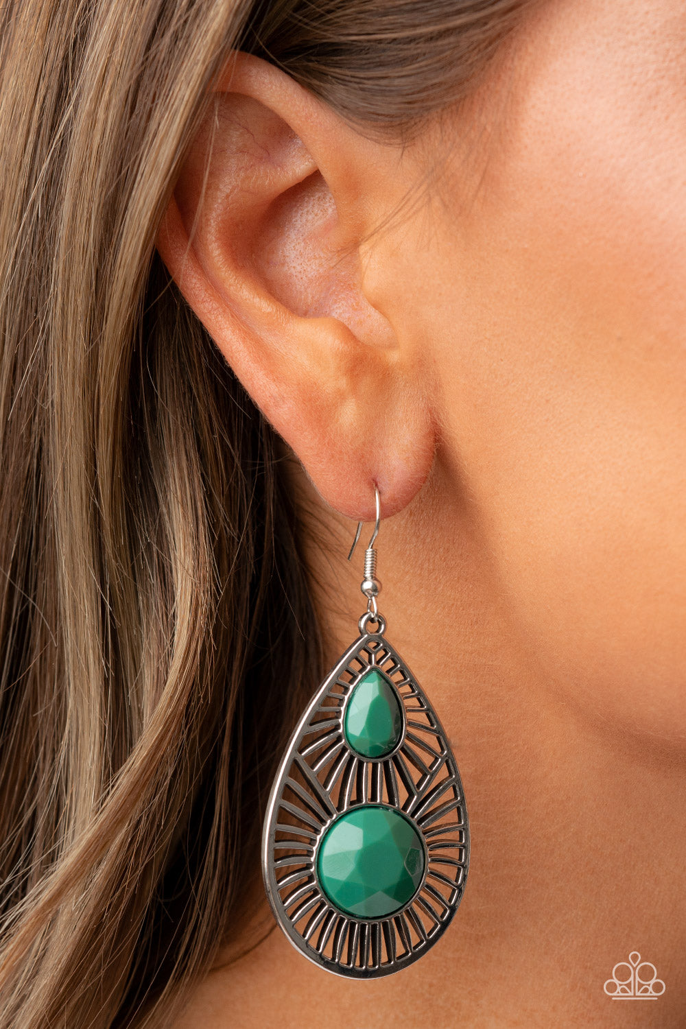 PRIMA DONNA DIVA - GREEN EARRINGS - PAPARAZZI – 1284