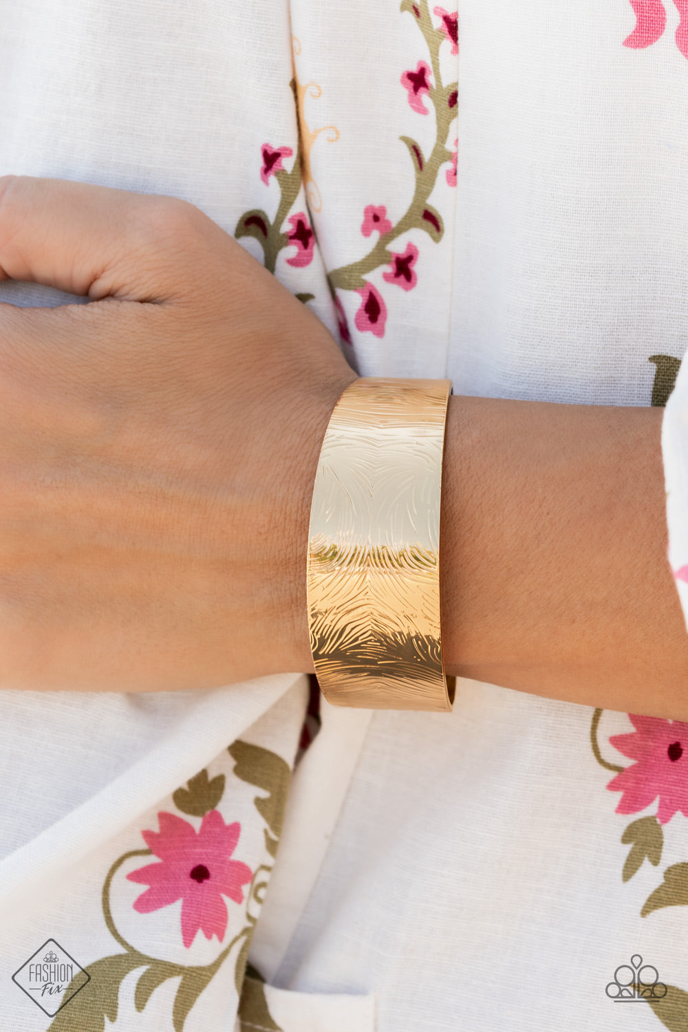 COOLLY CURVED - GOLD BRACELET - SUNSET SIGHTINGS - 1528