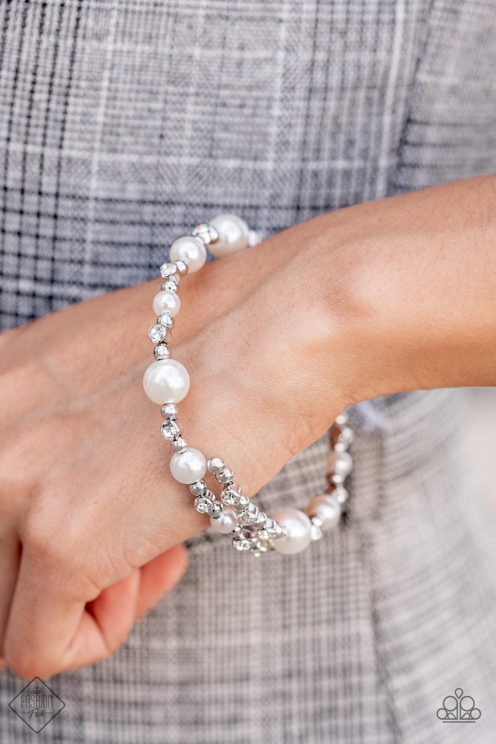 CHICLY CELEBRITY - WHITE BRACELET- FIERCELY 5TH AVENUE - 1529