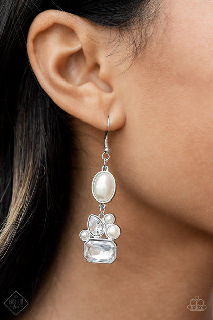 SHOWTIME TWINKLE - WHITE EARRING - FIERCELY 5TH AVENUE - 1539