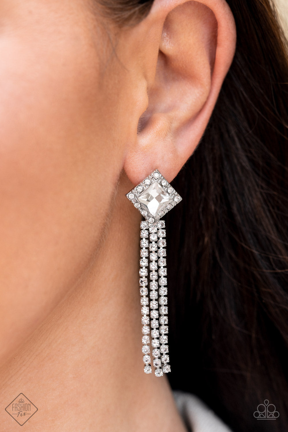 SEASONAL SPARKLE - WHITE EARRING - FIERCELY 5TH AVENUE - 1584