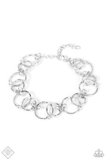 THE UNIVERSE REVOLVES AROUND ME - WHITE BRACELET - FIERCELY 5TH AVENUE - 1554