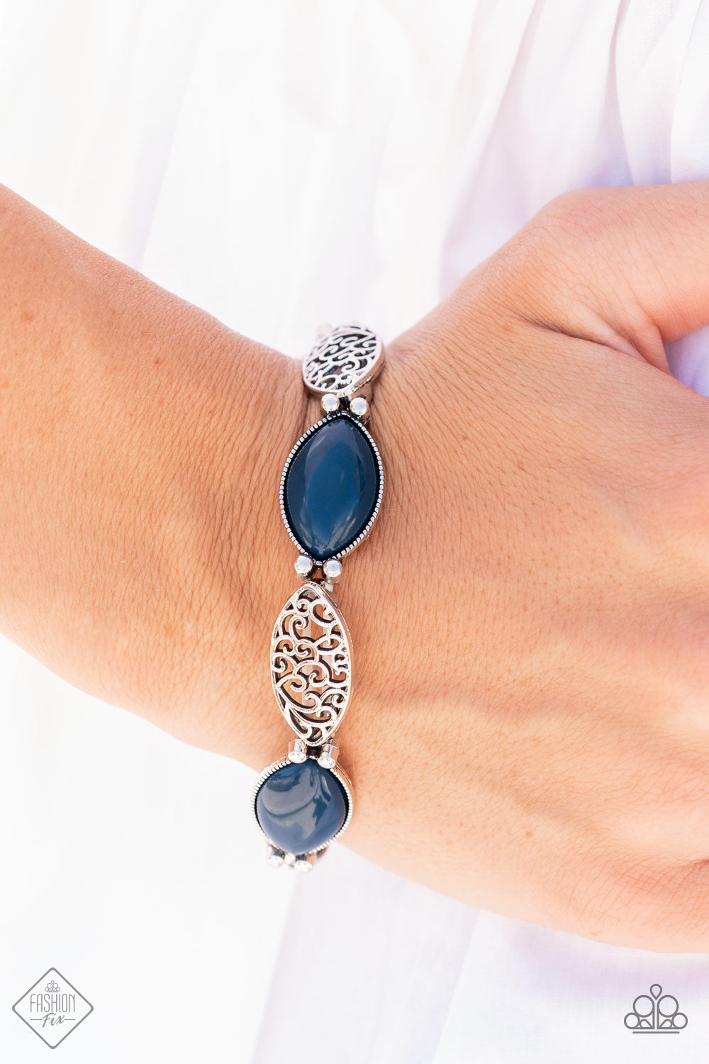 GARDEN RENDEZVOUS - BLUE BRACELET - GLIMPSES OF MALIBU - 1530