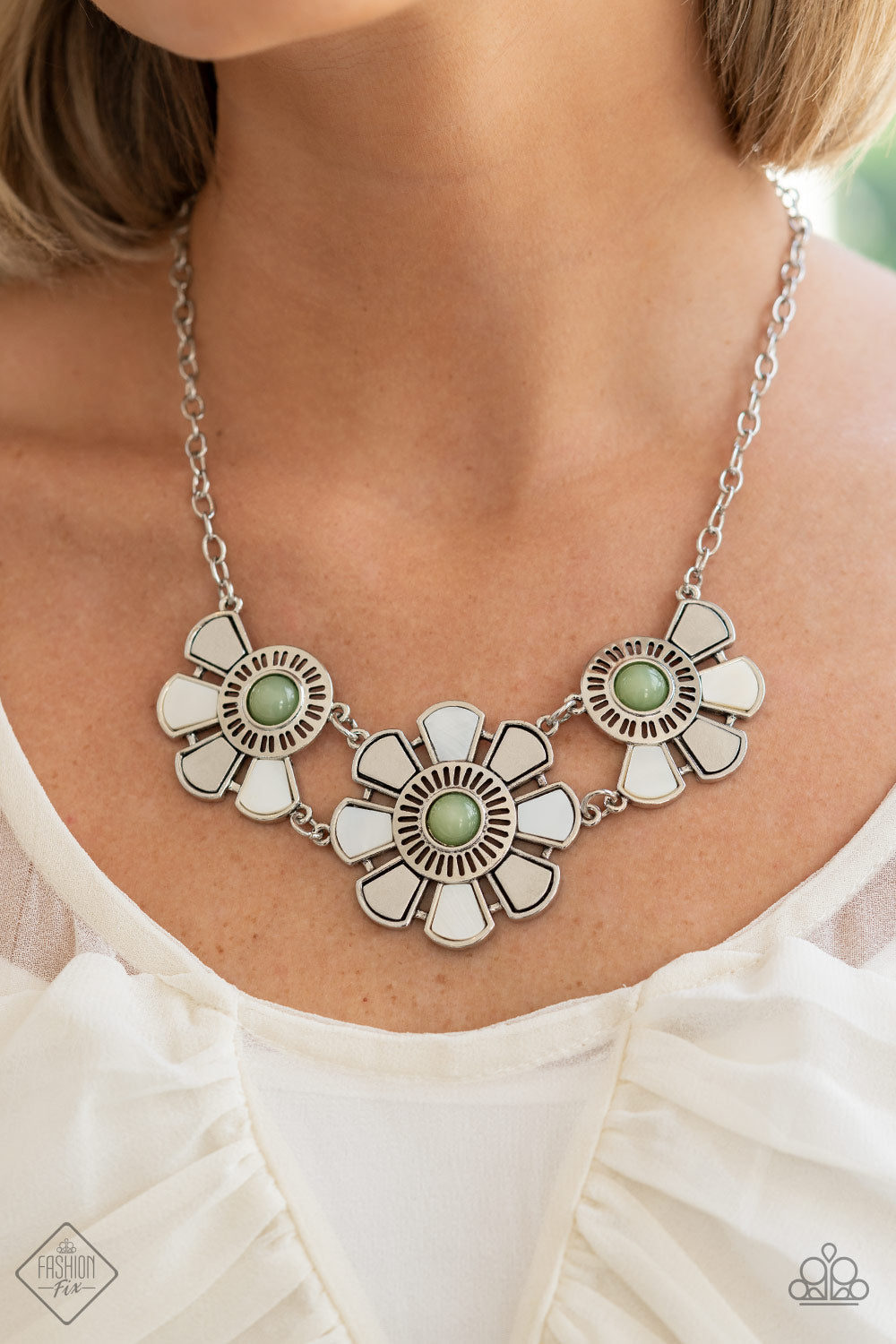 AQUATIC GARDEN - GREEN NECKLACE - GLIMPSES OF MALIBU - 1555