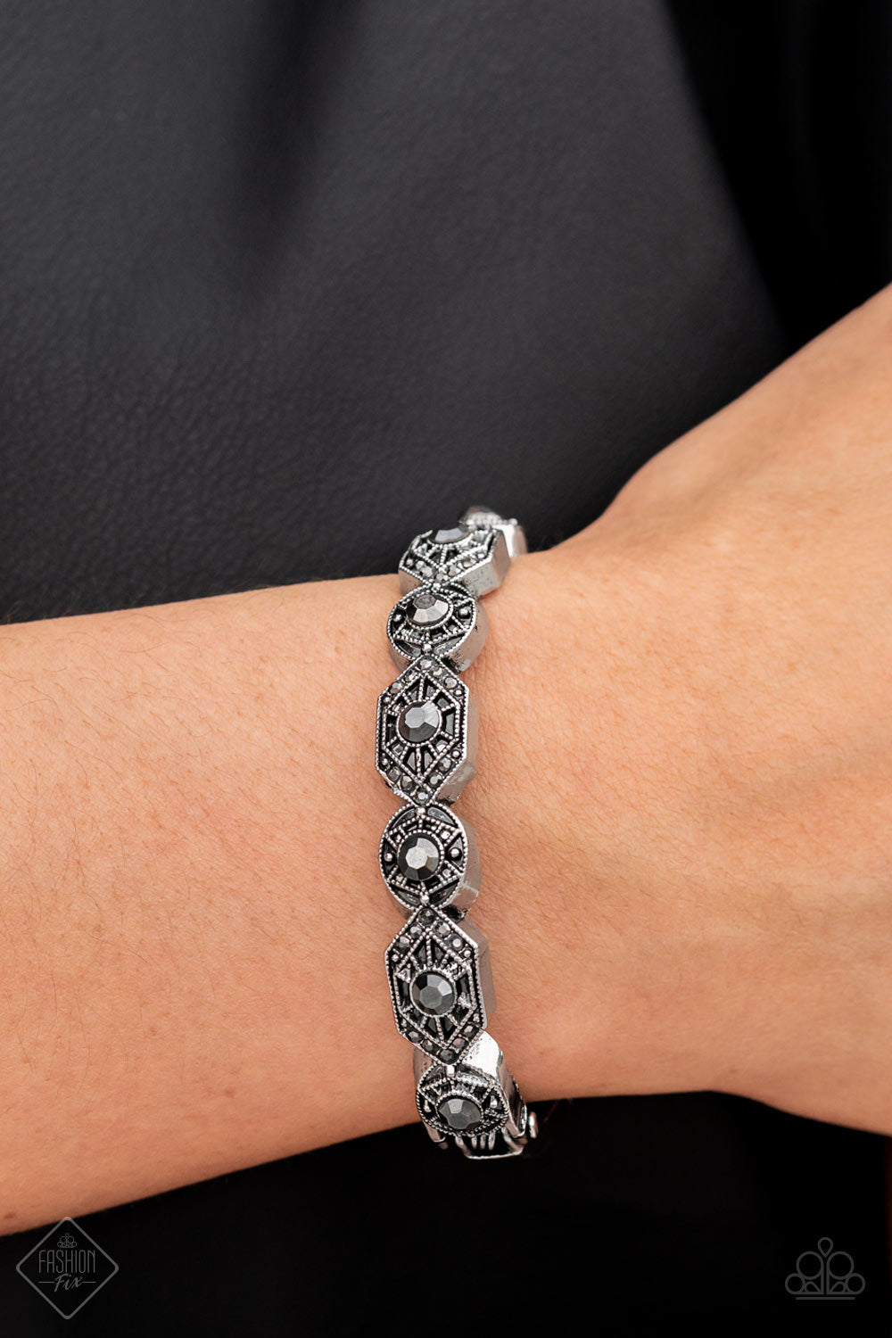 EYE-OPENING OPULENCE - SILVER BRACELET - MAGNIFICENT MUSINGS - 1581