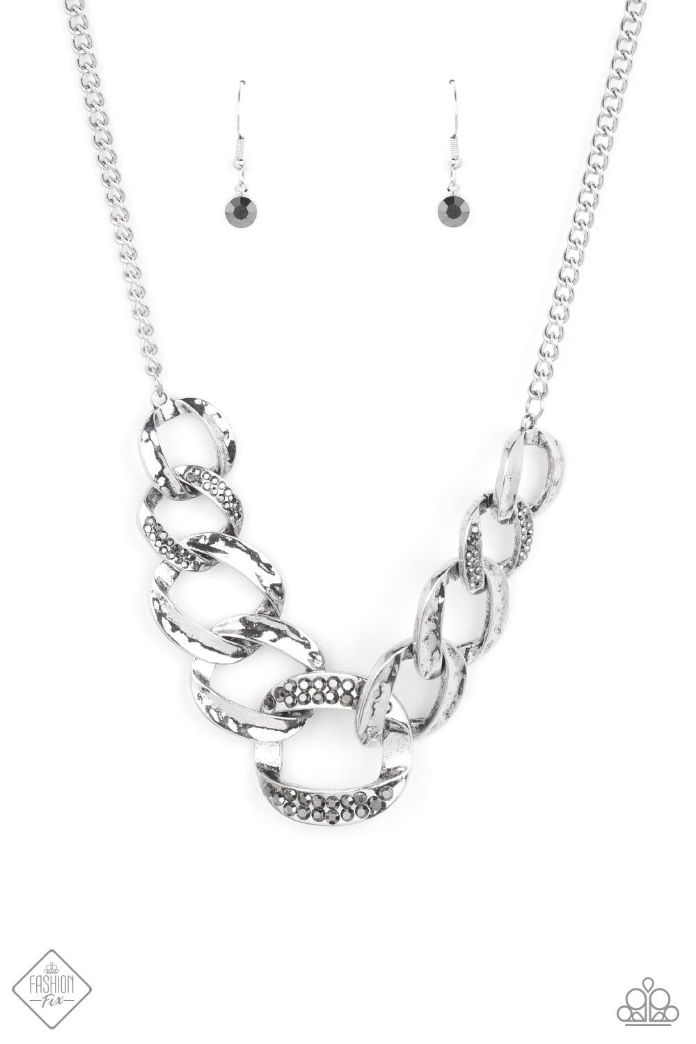 BOMBSHELL BLING - SILVER NECKLACE - MAGNIFICENT MUSINGS - 1556