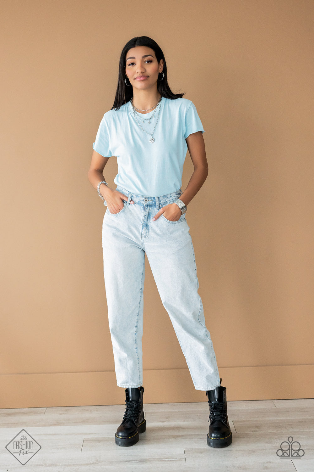 UNDER THE NORTHERN LIGHTS - WHITE NECKLACE - SUNSET SIGHTINGS - 1563