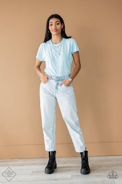 UNDER THE NORTHERN LIGHTS - WHITE NECKLACE - SUNSET SIGHTINGS - 1563