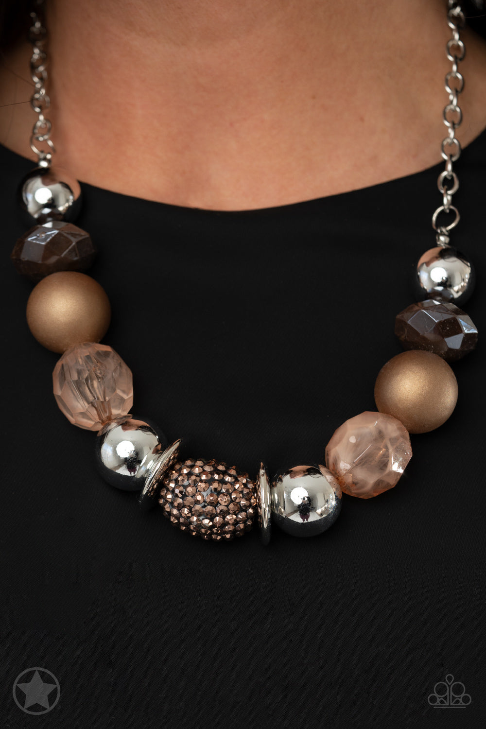 A WARM WELCOME - BROWN NECKLACE - PAPARAZZI - 1753