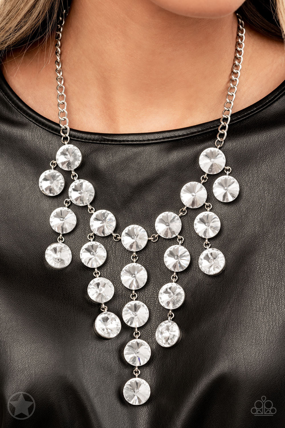 SPOTLIGHT STUNNER - SILVER NECKLACE - PAPARAZZI