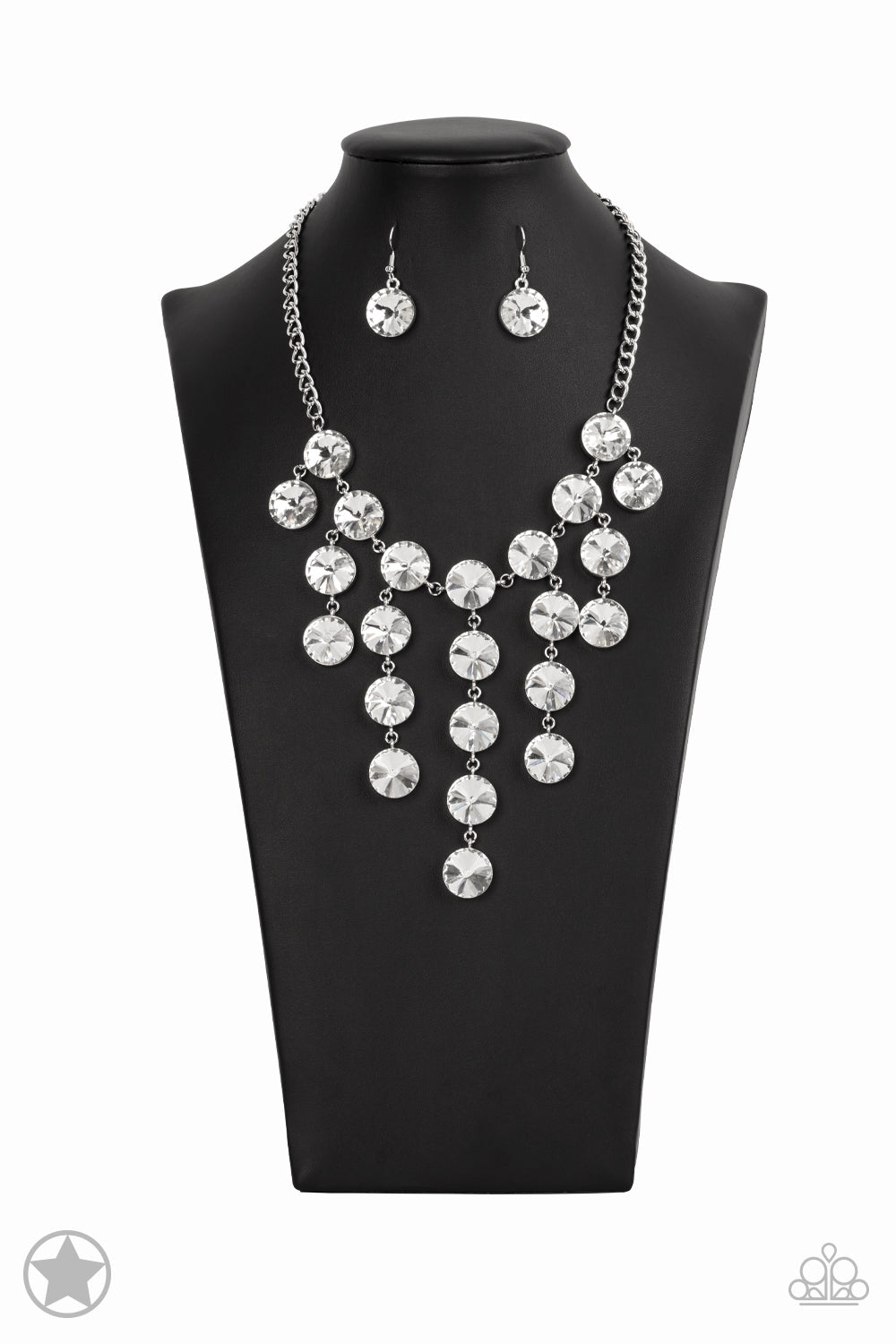 SPOTLIGHT STUNNER - SILVER NECKLACE - PAPARAZZI